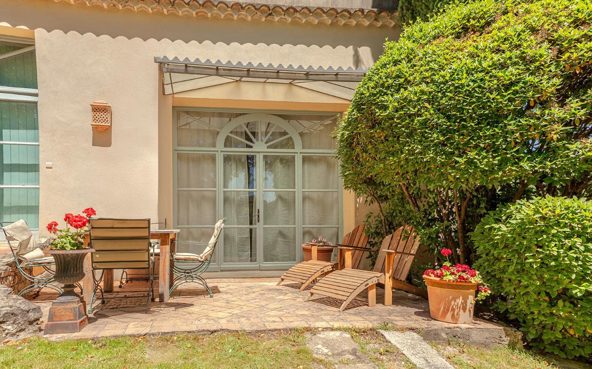Chateau Talaud Loriol-du-Comtat Zimmer foto