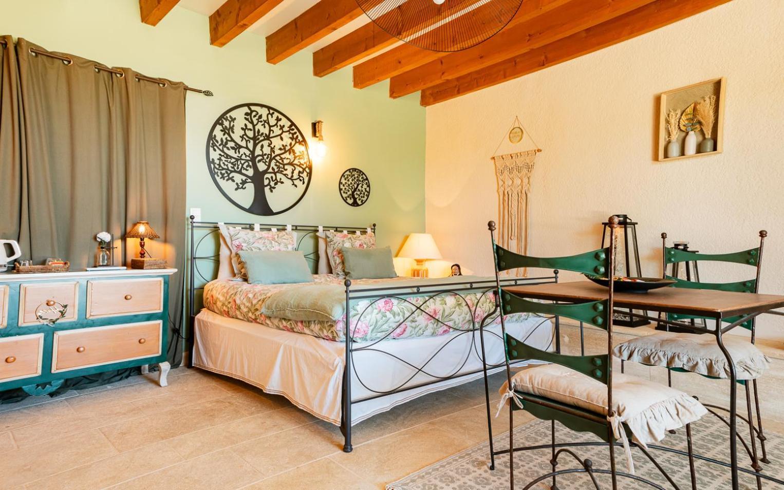 Chateau Talaud Loriol-du-Comtat Zimmer foto